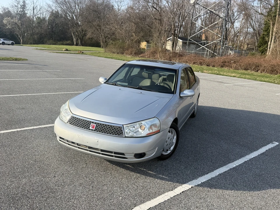 2003 Saturn - Image 2 of 31