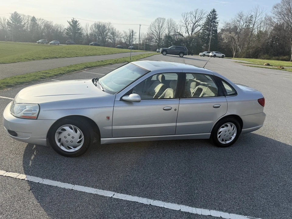 2003 Saturn - Image 4 of 31