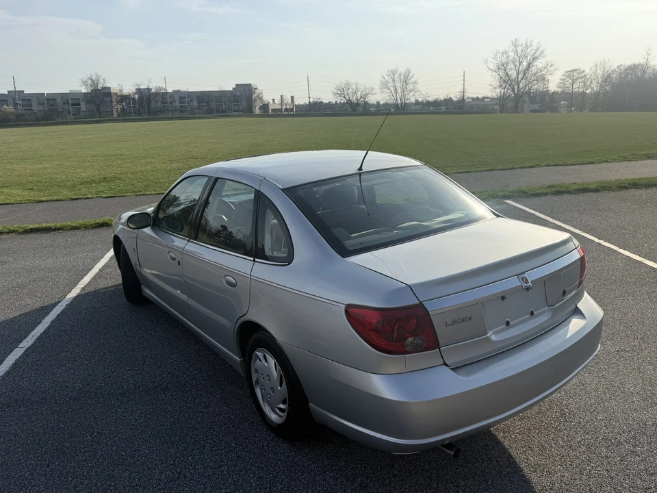 2003 Saturn - Image 6 of 31