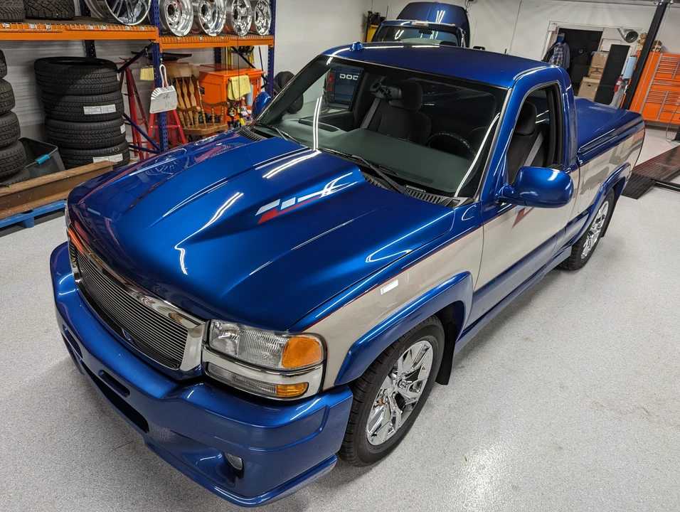2004 GMC Sierra 2nd Gen - Image 2 of 31