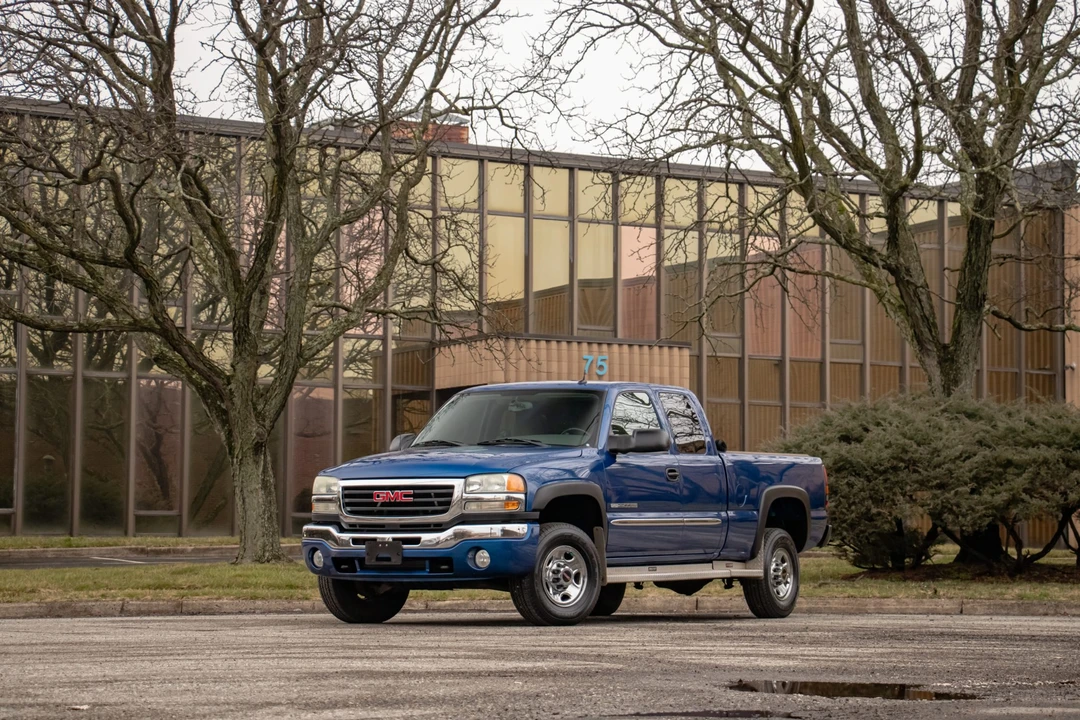 2004 GMC Sierra Heavy Duty 2nd Gen - Image 2 of 31