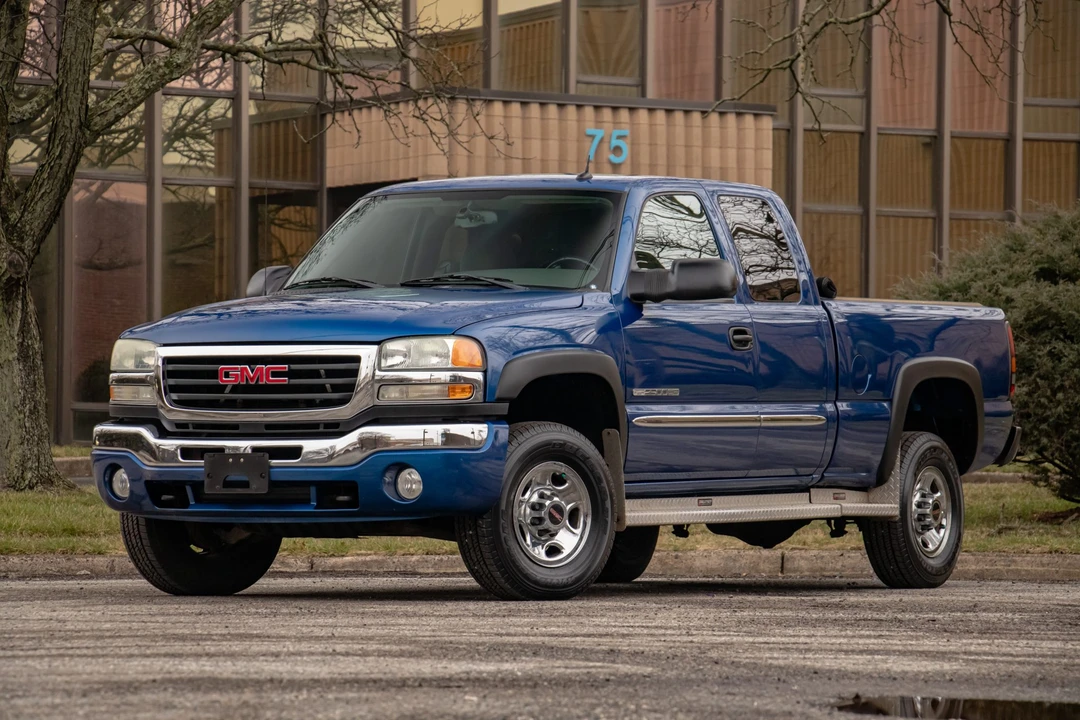 2004 GMC Sierra Heavy Duty 2nd Gen - Image 3 of 31