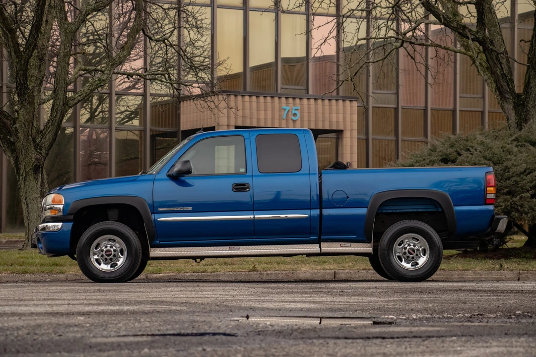 2004 GMC Sierra Heavy Duty 2nd Gen - Image 4 of 31
