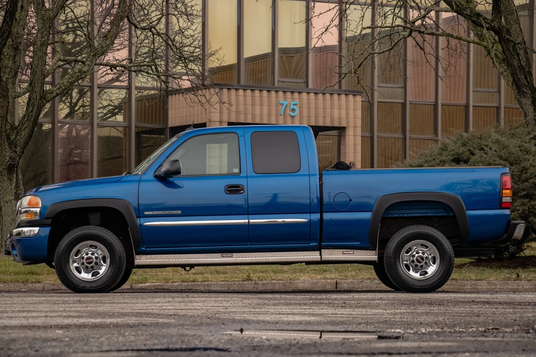 2004 GMC Sierra Heavy Duty 2nd Gen - Image 5 of 31