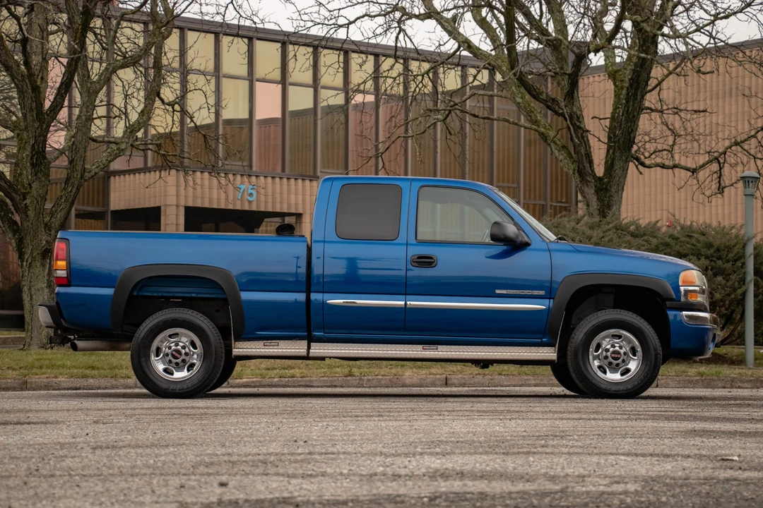 2004 GMC Sierra Heavy Duty 2nd Gen - Image 13 of 31