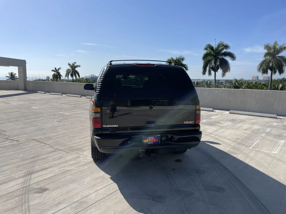 2004 GMC Yukon 2nd Gen - Image 10 of 31