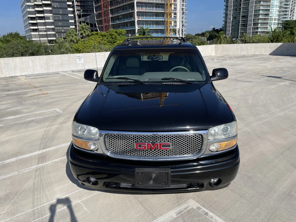 2004 GMC Yukon 2nd Gen - Image 19 of 31