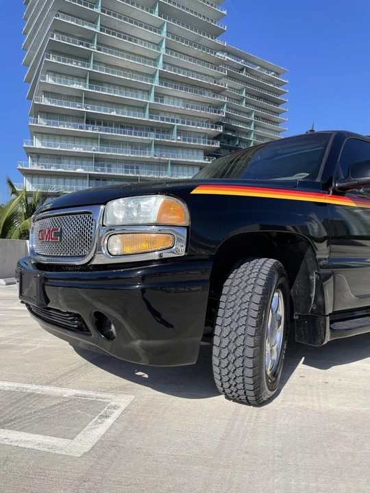 2004 GMC Yukon 2nd Gen - Image 23 of 31