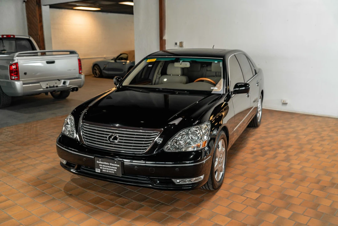 2004 Lexus LS 3rd Gen - Image 2 of 31