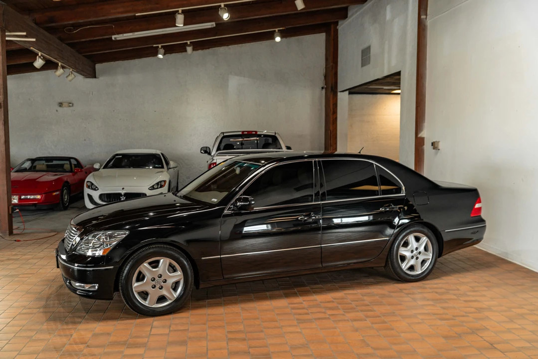 2004 Lexus LS 3rd Gen - Image 6 of 31