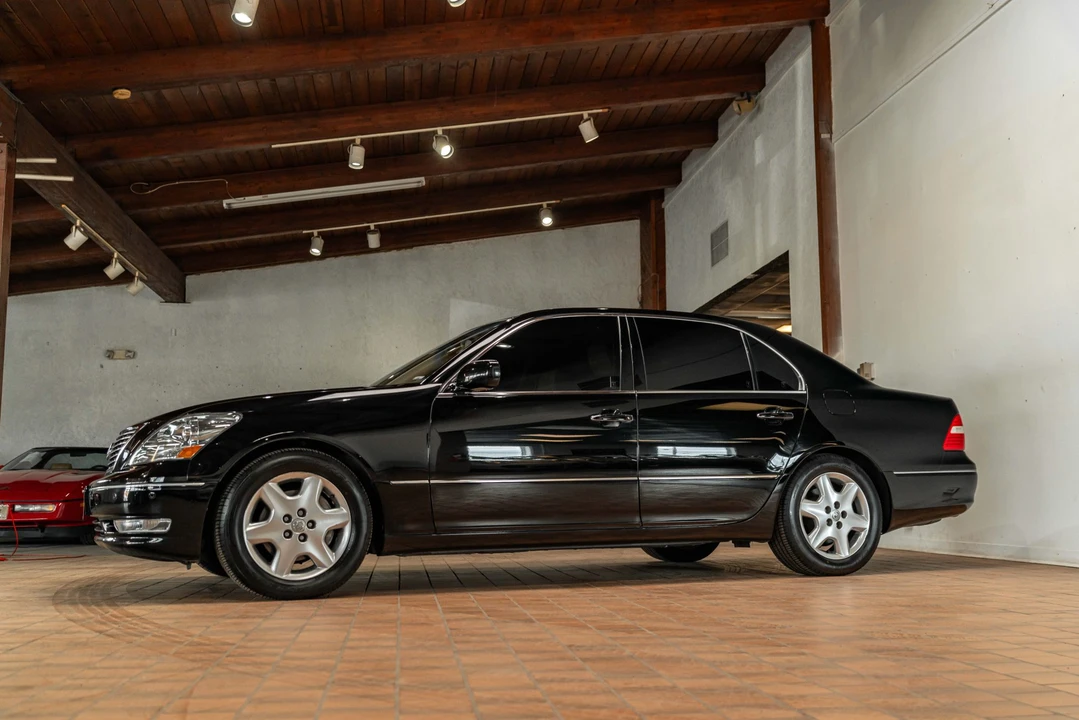 2004 Lexus LS 3rd Gen - Image 7 of 31