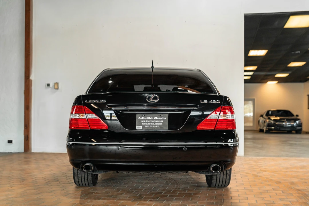 2004 Lexus LS 3rd Gen - Image 20 of 31