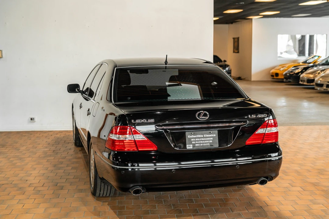 2004 Lexus LS 3rd Gen - Image 18 of 31
