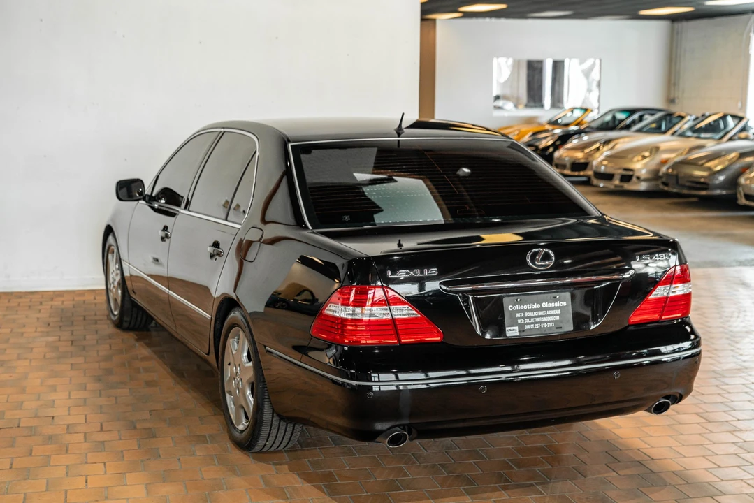 2004 Lexus LS 3rd Gen - Image 16 of 31