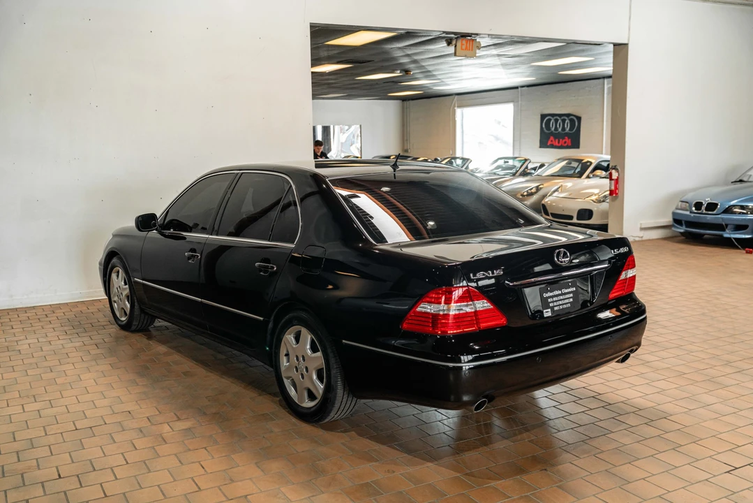 2004 Lexus LS 3rd Gen - Image 14 of 31