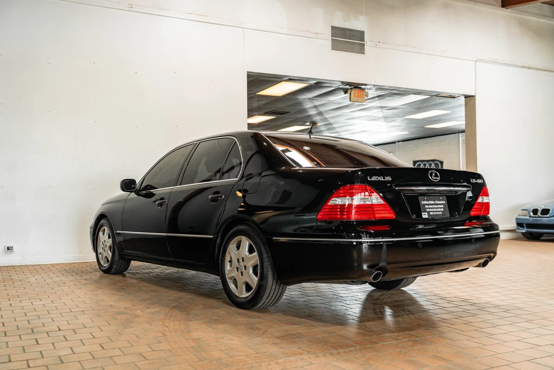 2004 Lexus LS 3rd Gen - Image 13 of 31