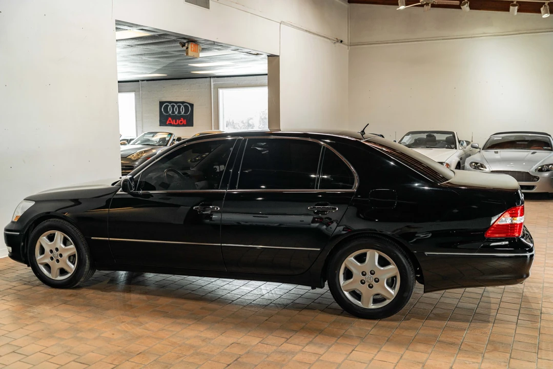 2004 Lexus LS 3rd Gen - Image 11 of 31