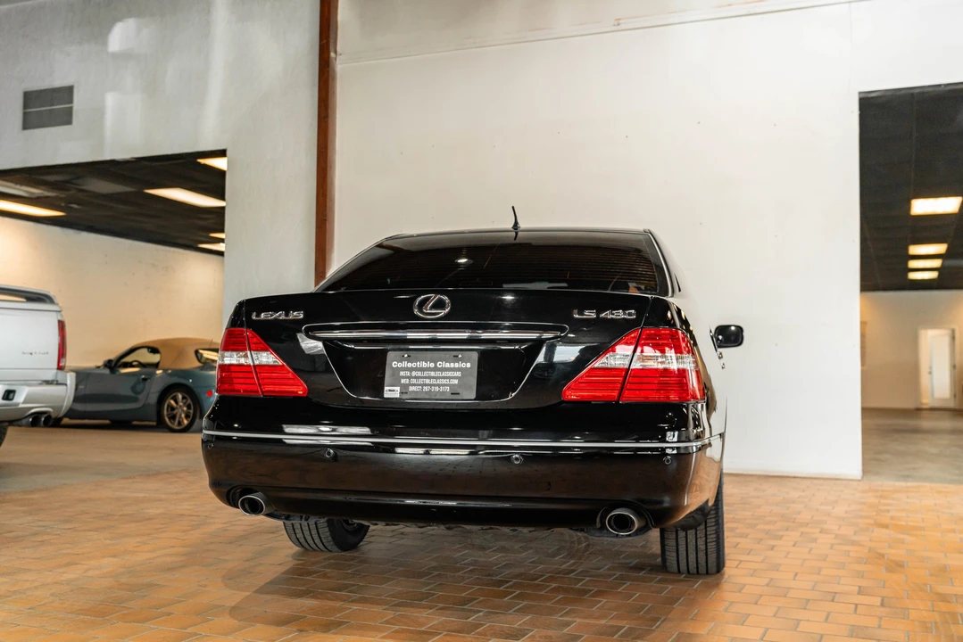 2004 Lexus LS 3rd Gen - Image 21 of 31