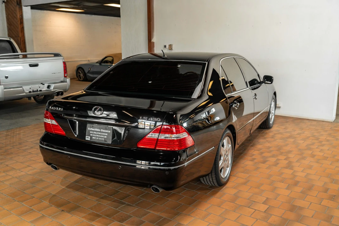 2004 Lexus LS 3rd Gen - Image 22 of 31