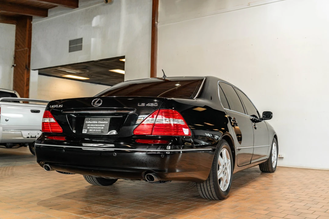 2004 Lexus LS 3rd Gen - Image 23 of 31