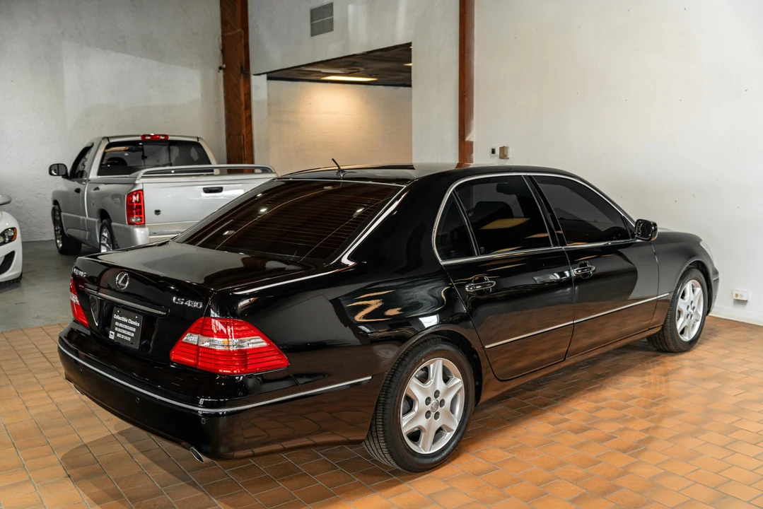 2004 Lexus LS 3rd Gen - Image 24 of 31