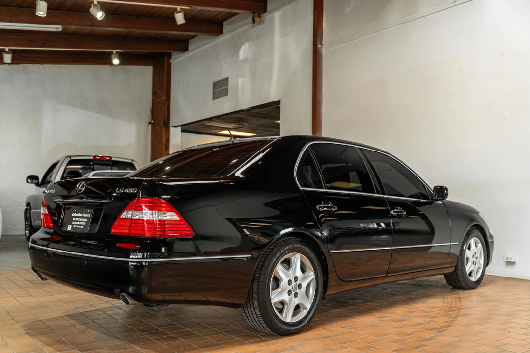 2004 Lexus LS 3rd Gen - Image 25 of 31