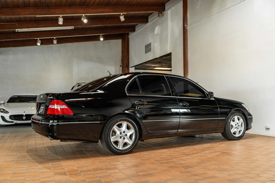 2004 Lexus LS 3rd Gen - Image 27 of 31