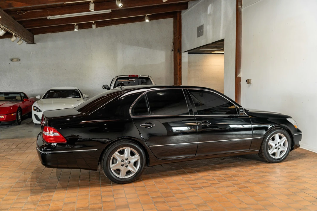 2004 Lexus LS 3rd Gen - Image 28 of 31