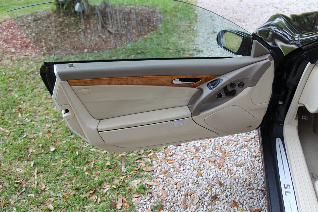 2004 Mercedes-Benz R230 SL-Class - Image 25 of 31