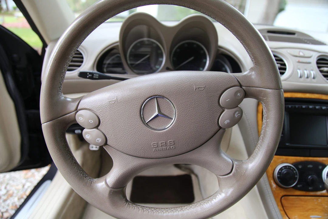 2004 Mercedes-Benz R230 SL-Class - Image 26 of 31