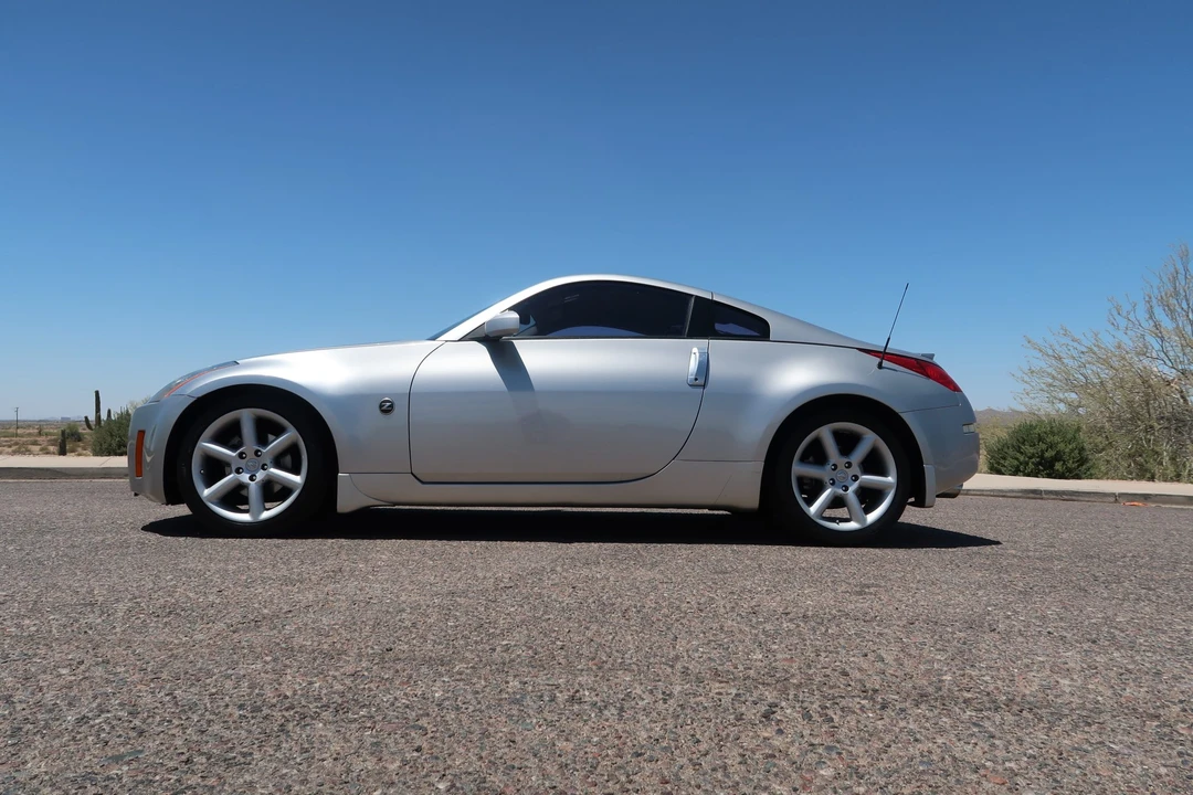 2004 Nissan 350Z 5th Gen - Image 13 of 31
