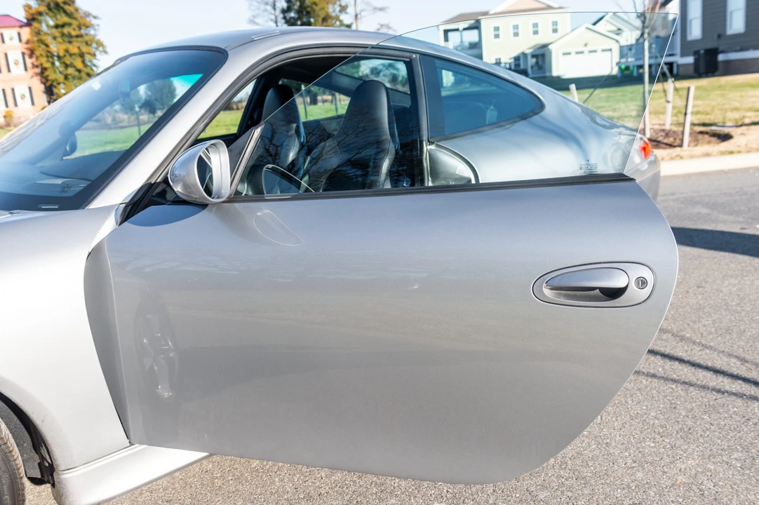 2004 Porsche 996 Carrera - Image 27 of 31