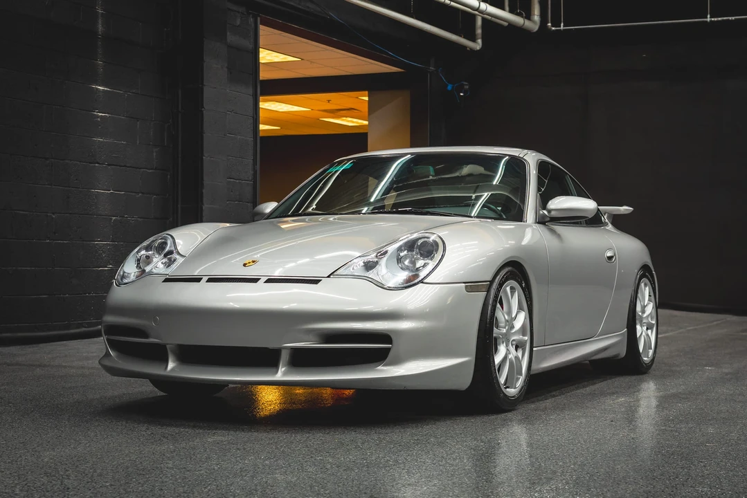 2004 Porsche 996 GT3 - Image 2 of 31