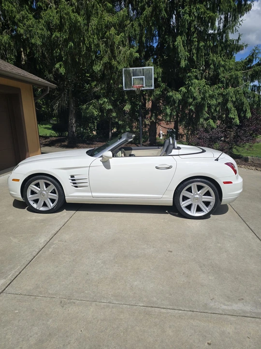 2005 Chrysler Crossfire - Image 10 of 31