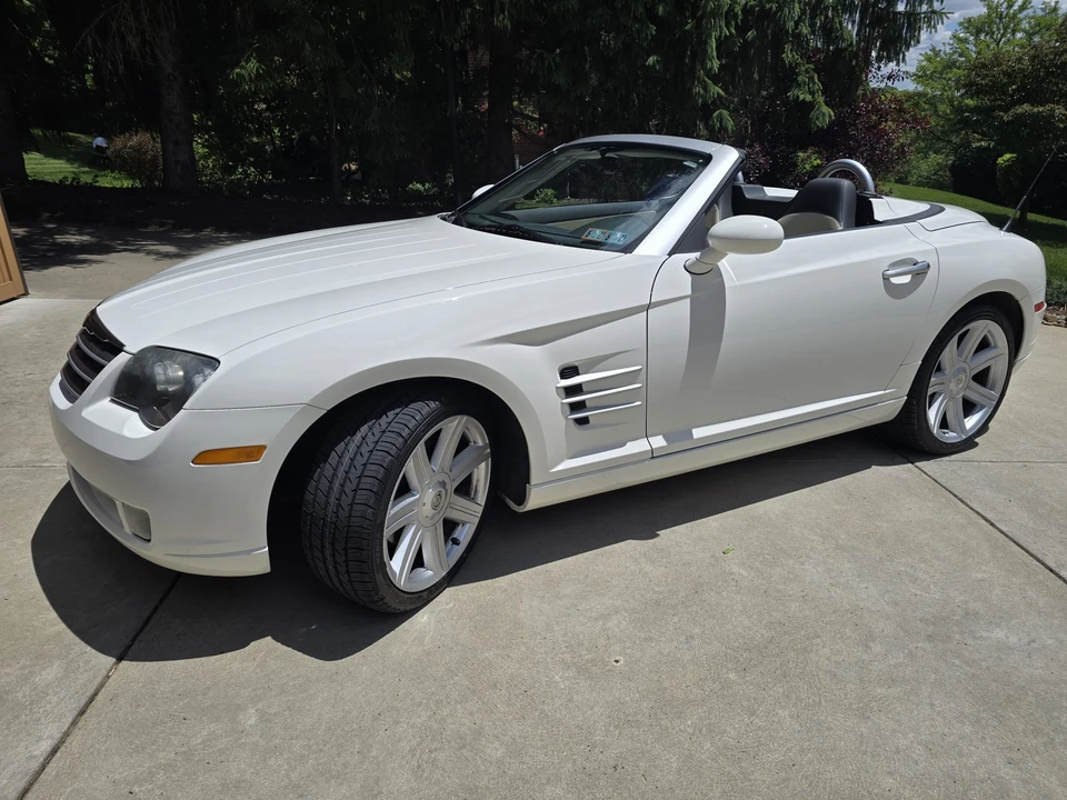 2005 Chrysler Crossfire - Image 8 of 31