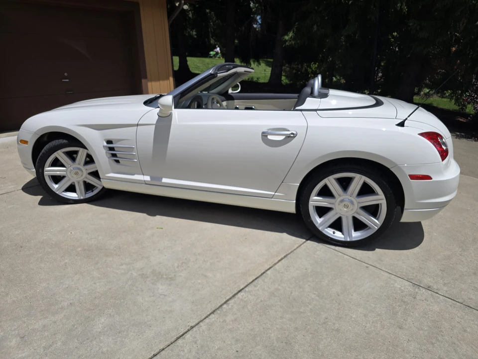 2005 Chrysler Crossfire - Image 12 of 31