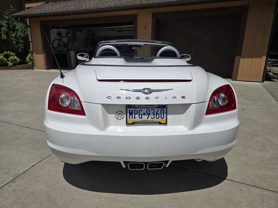 2005 Chrysler Crossfire - Image 19 of 31