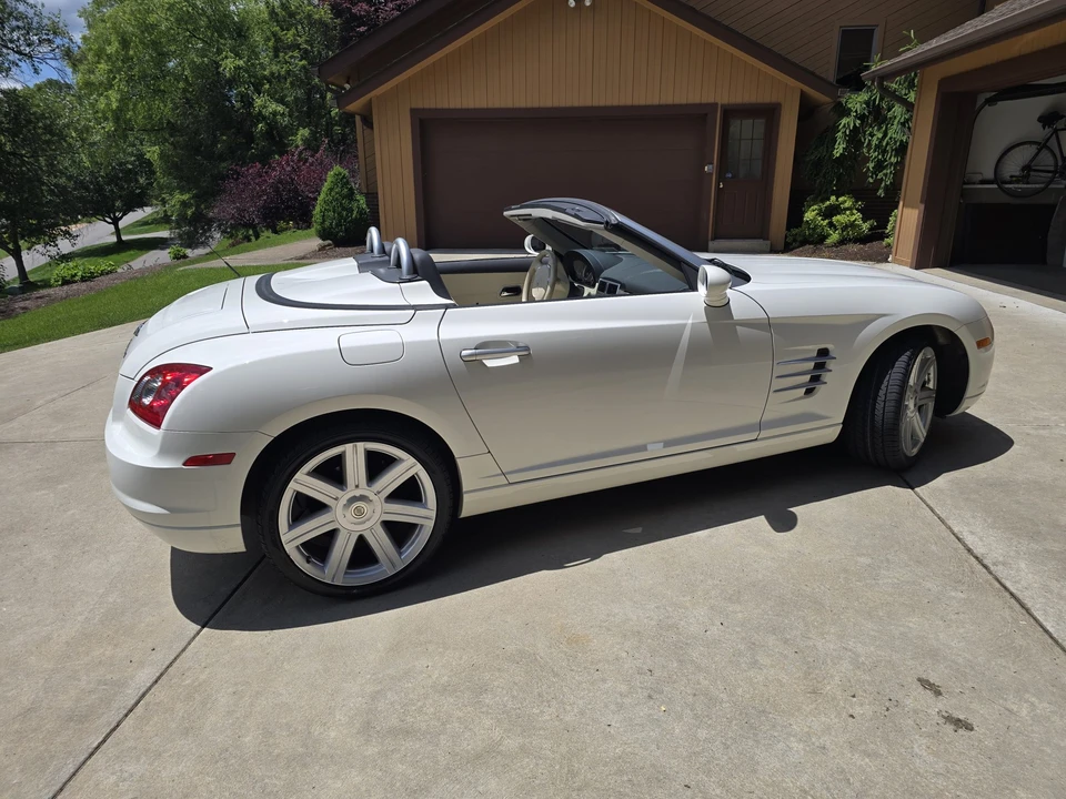 2005 Chrysler Crossfire - Image 26 of 31