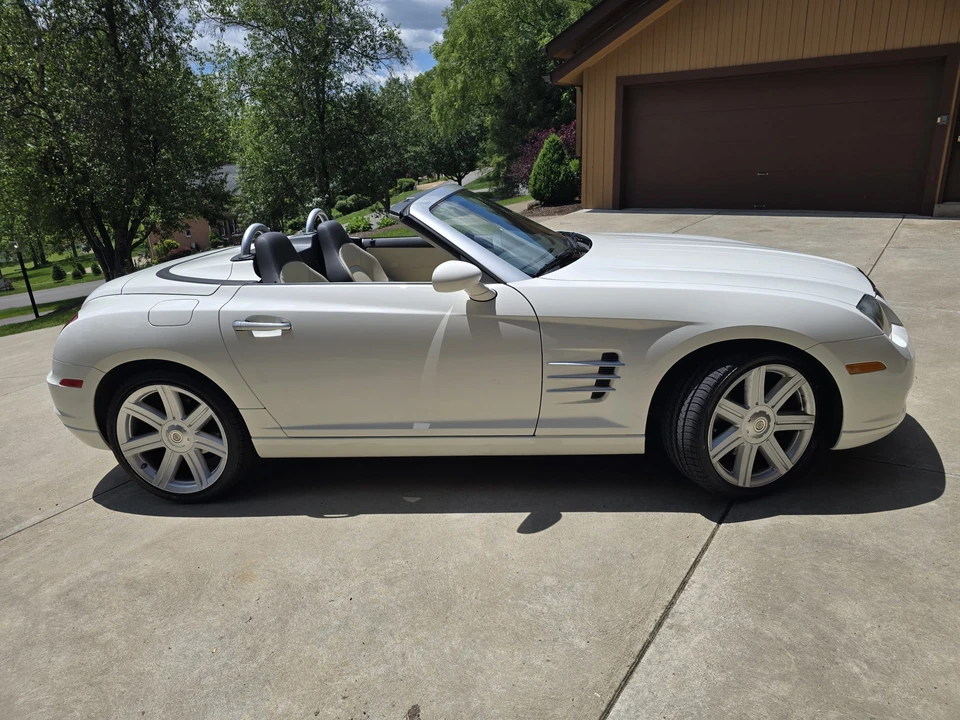 2005 Chrysler Crossfire - Image 28 of 31