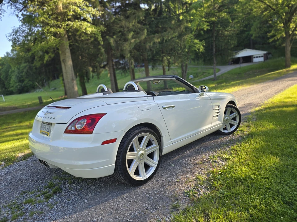 2005 Chrysler Crossfire - Image 25 of 31
