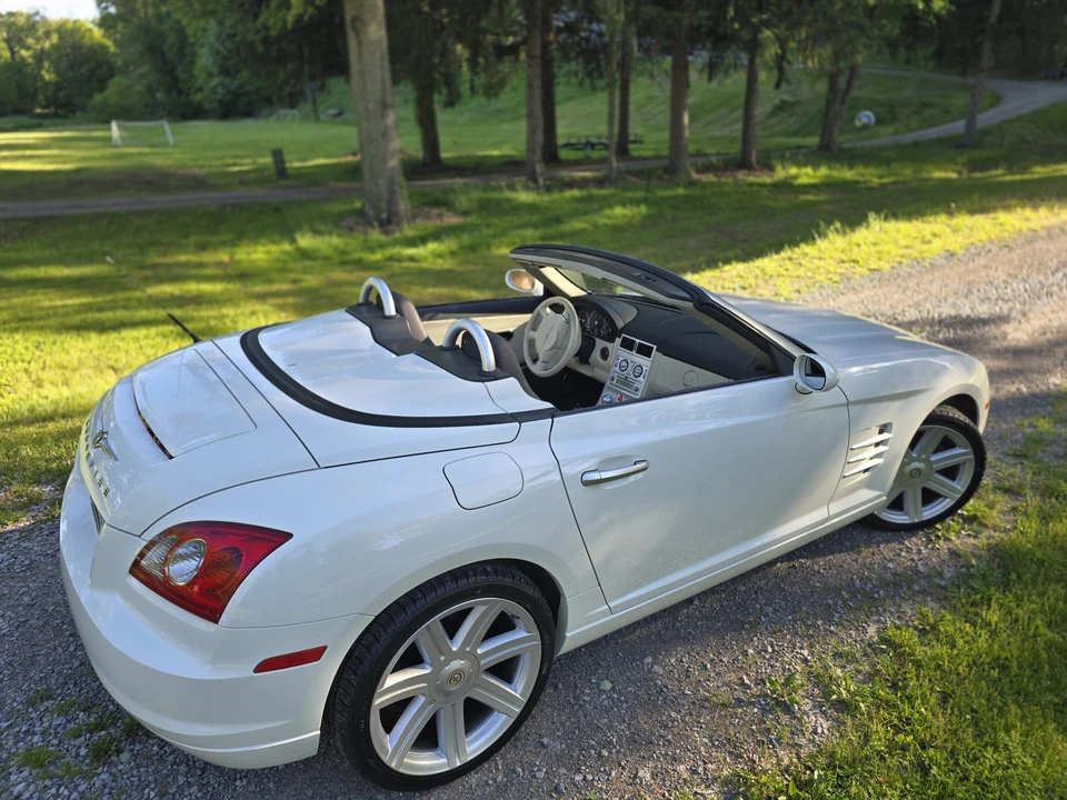 2005 Chrysler Crossfire - Image 23 of 31