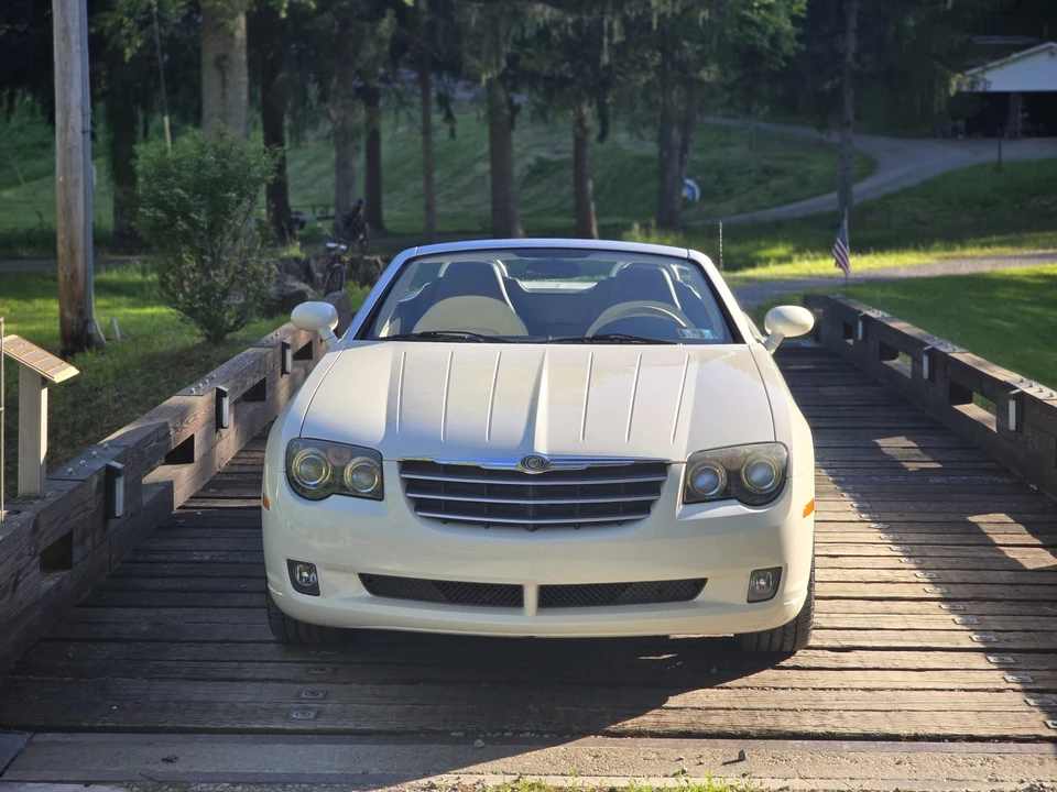 2005 Chrysler Crossfire - Image 2 of 31