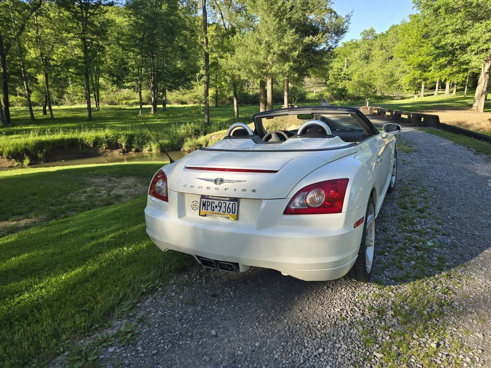 2005 Chrysler Crossfire - Image 21 of 31