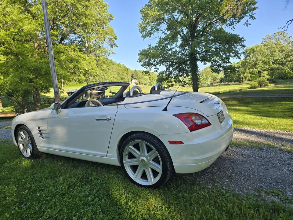 2005 Chrysler Crossfire - Image 14 of 31