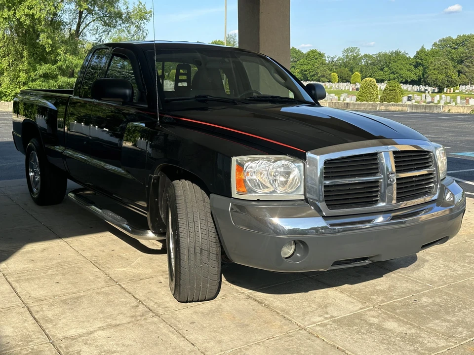 2005 Dodge Dakota 3rd Gen - Image 3 of 31
