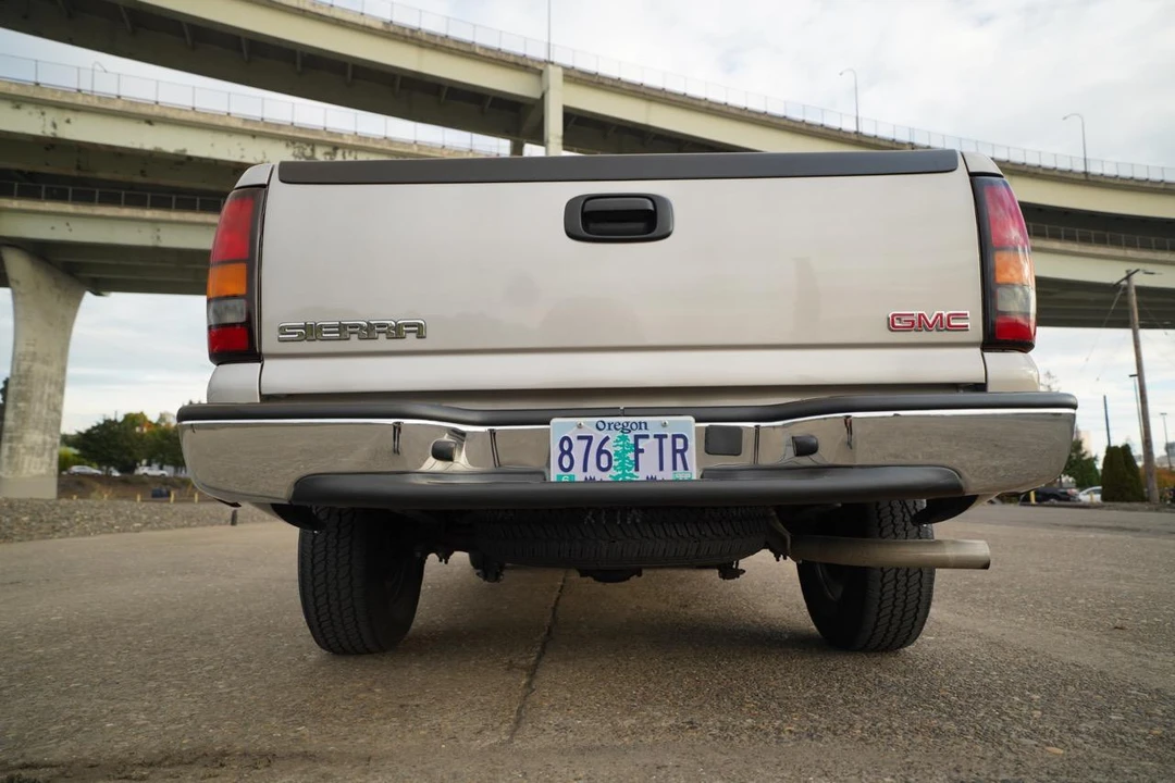 2005 GMC Sierra 1st Gen - Image 14 of 31