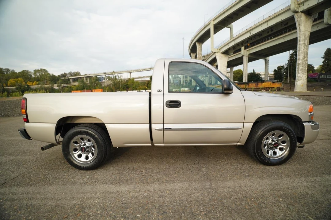 2005 GMC Sierra 1st Gen - Image 22 of 31