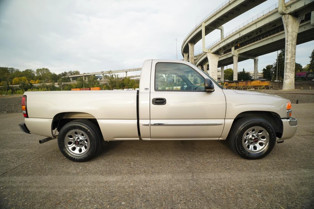 2005 GMC Sierra 1st Gen - Image 23 of 31