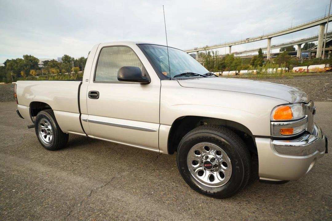 2005 GMC Sierra 1st Gen - Image 24 of 31