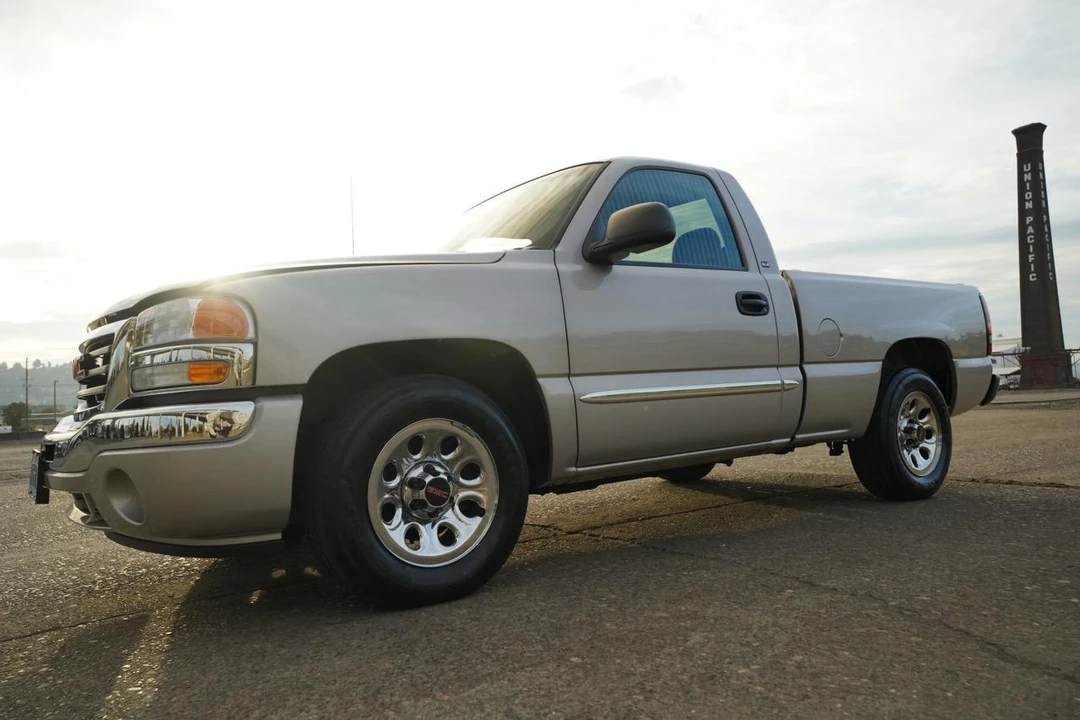 2005 GMC Sierra 1st Gen - Image 4 of 31